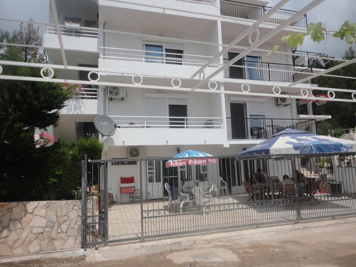 Brankas Apartments バール エクステリア 写真