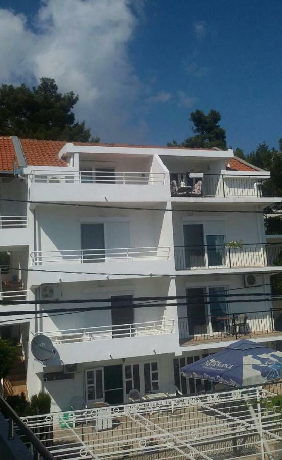 Brankas Apartments バール エクステリア 写真